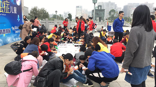 青春情暖，關愛孤獨癥兒童活動在揭陽樓廣場舉行(圖3)
