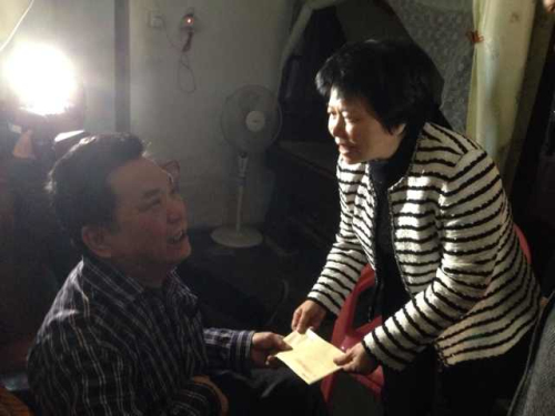 市领导带队到榕城区梅云街道汤前村开展迎春送温暖慰问活动(图1)