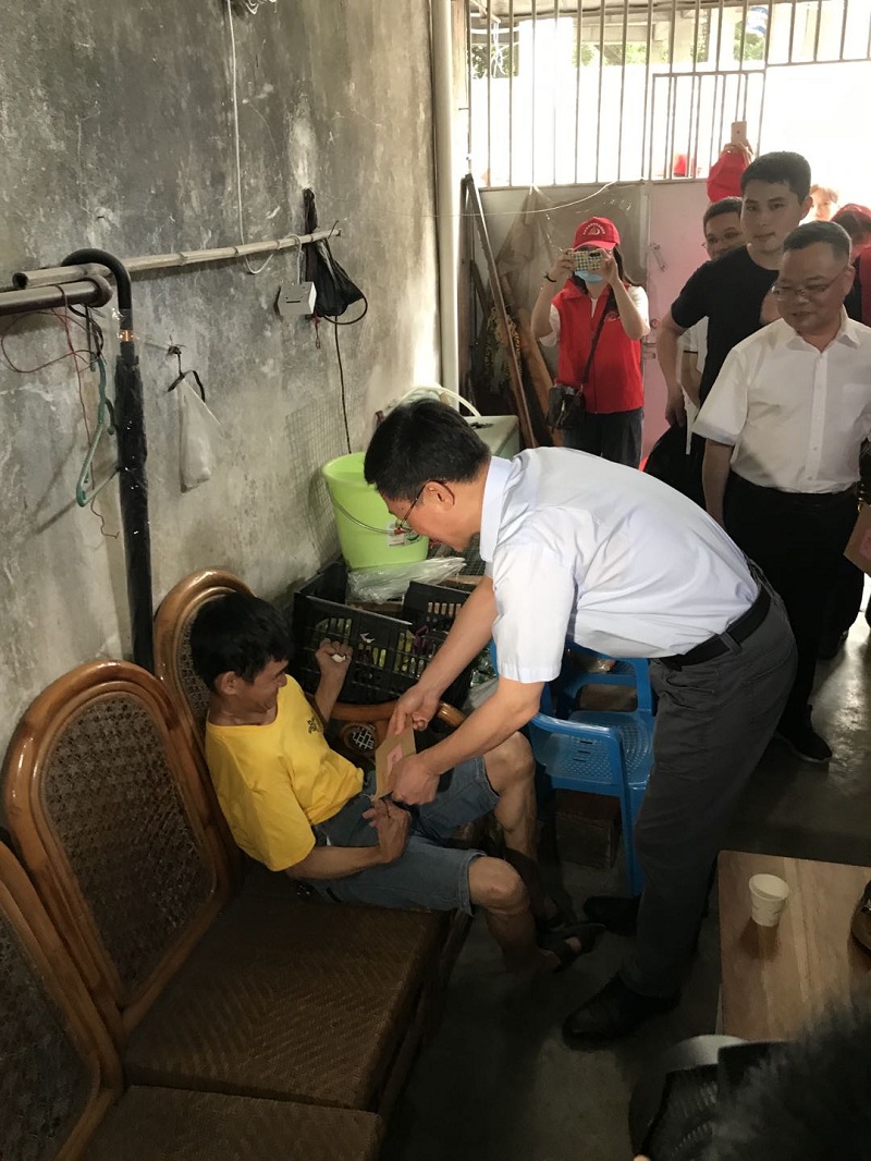 市委常委、统战部部长庄建儿参加助残日社区宣传、服务、慰问活动(图3)