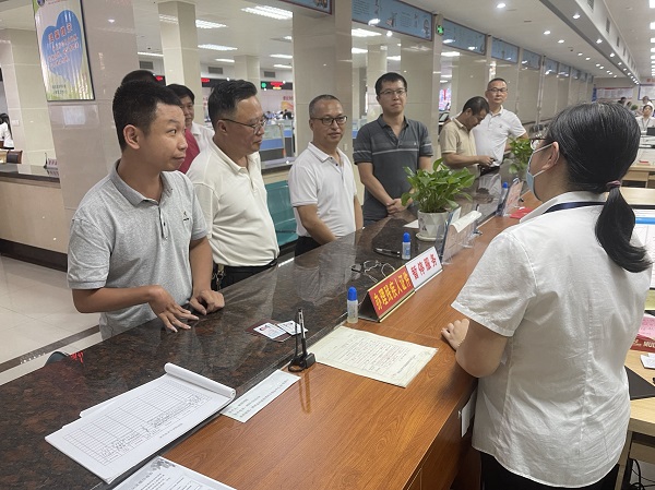 市残联党组书记、理事长许招展到揭西县开展“一把手”走流程活动
